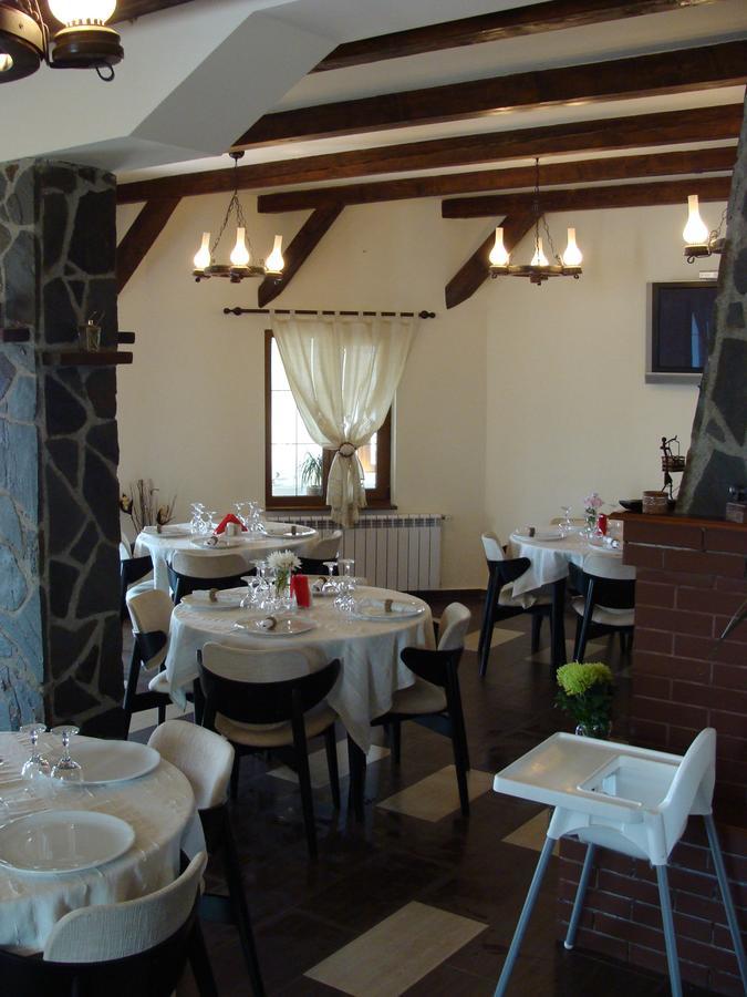 Pensiunea Taverna Bucium Jászvásár Kültér fotó