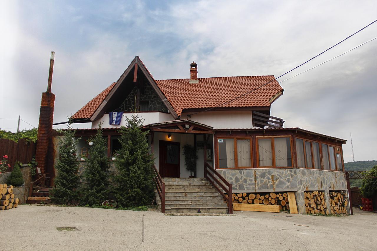 Pensiunea Taverna Bucium Jászvásár Kültér fotó
