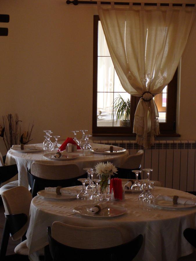 Pensiunea Taverna Bucium Jászvásár Kültér fotó