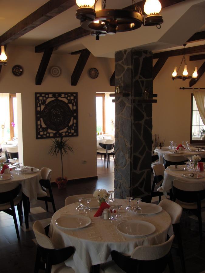 Pensiunea Taverna Bucium Jászvásár Kültér fotó