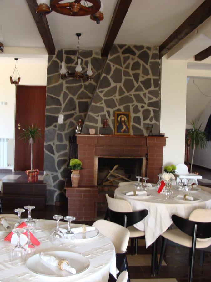 Pensiunea Taverna Bucium Jászvásár Kültér fotó